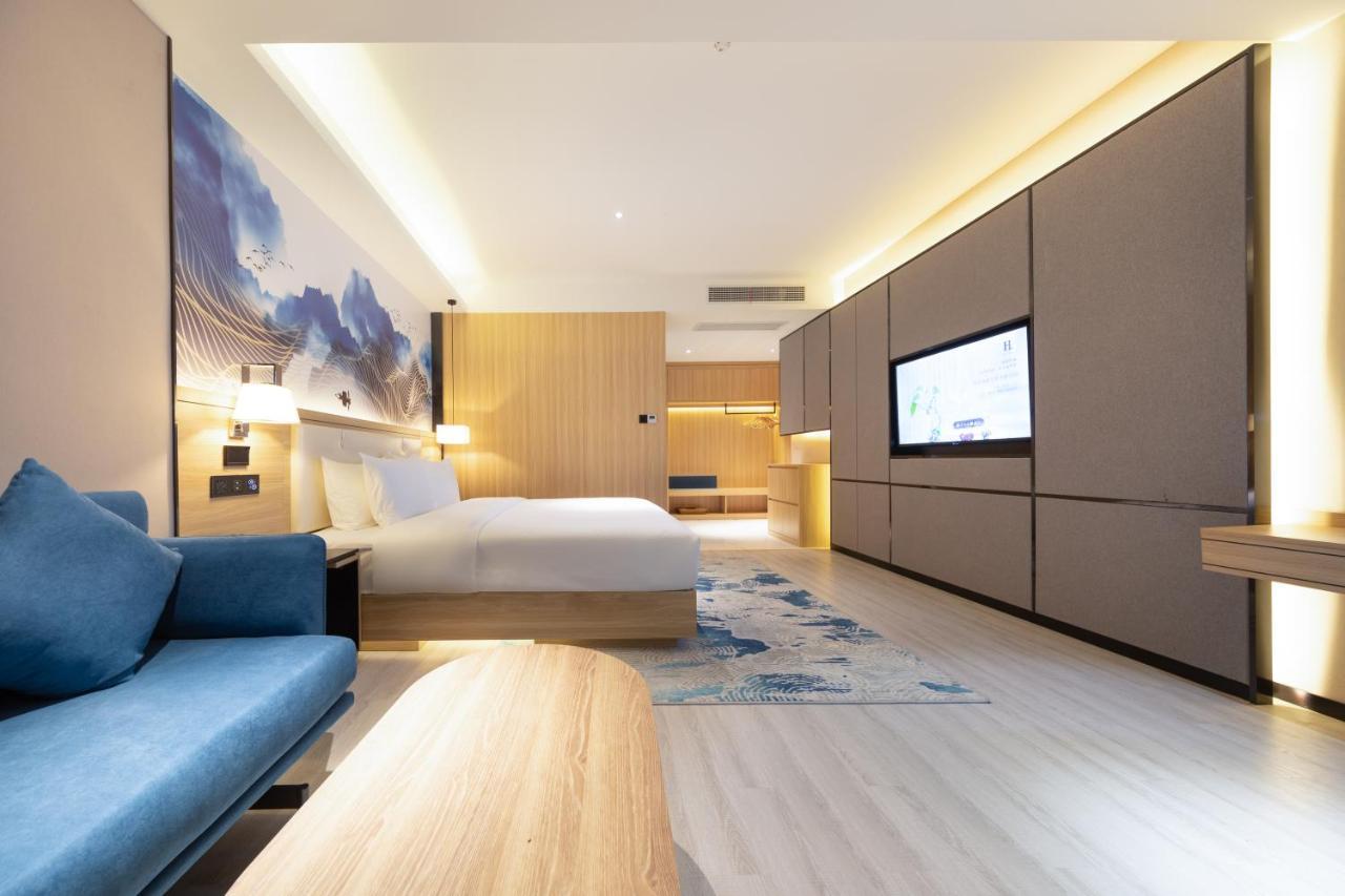 Ausotel By Argyle Baiyun International Airport Renhe Metro Exit B Гуанджоу Екстериор снимка